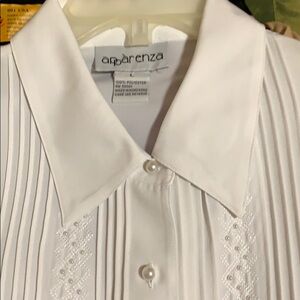 White short sleeve blouse